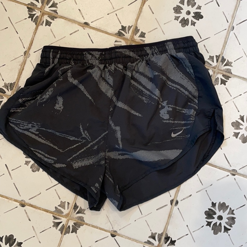 Small Nike tempo shorts